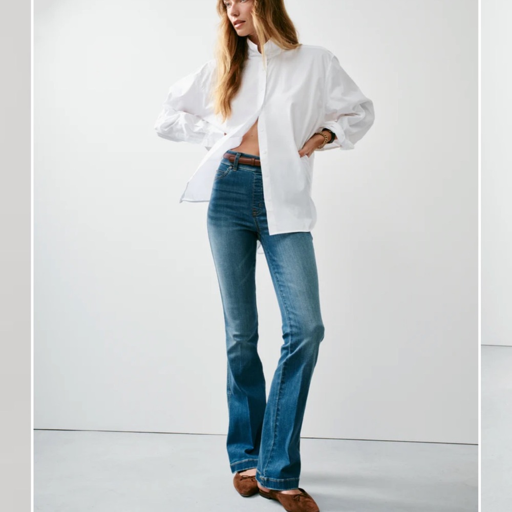 SPANX Classic Blue Flare Jeans. Never worn, I’m 5’10”, reg length was good.